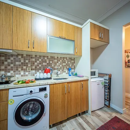 Feyza * Istanbulská provincie