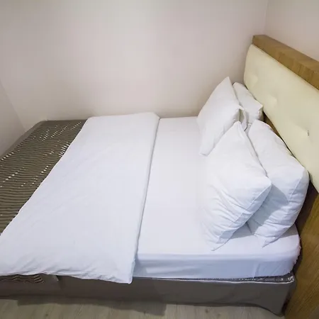 菲扎公寓酒店 *